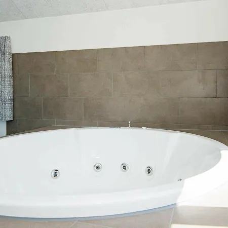 20 Person In Tatil Evi Nørre Nebel