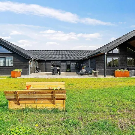 20 Person In Holiday home