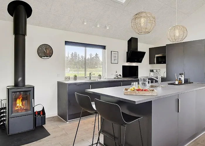 20 Person In Nørre Nebel